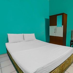 Kamar double standard